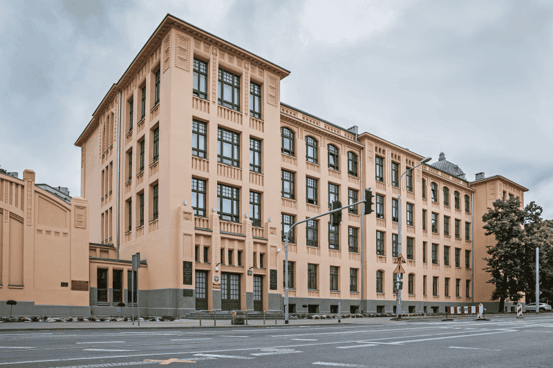 Historisches Gebäude der Universität von Łódź - Łódź, Polen