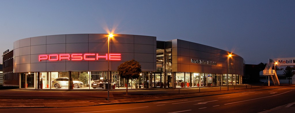 Porsche Autohaus, Niederrhein - Moers, Deutschland.